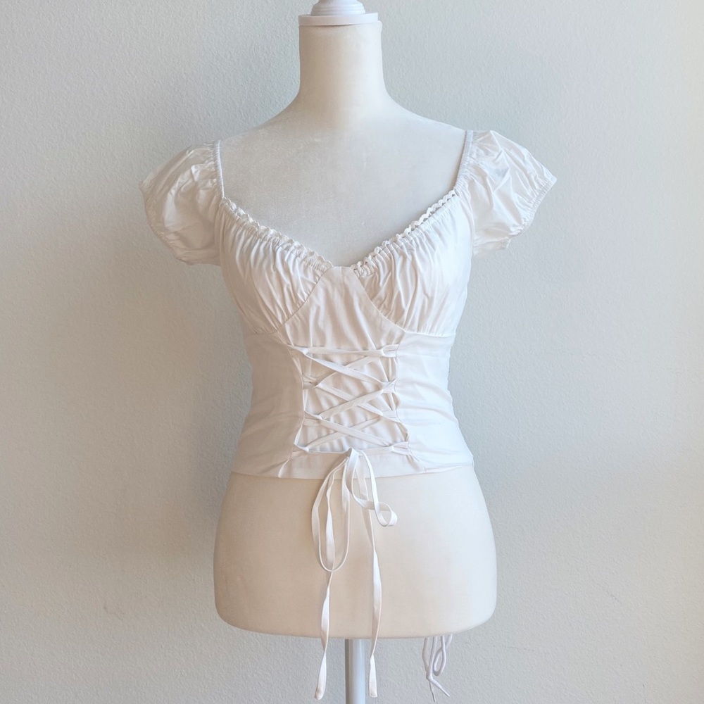 Summer lace tie front crop top.